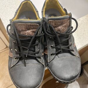 Men's Gray and Brown Casual Shoes